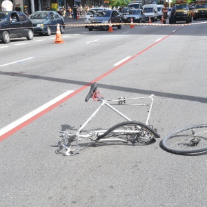 O ciclista perdeu um dos braços após ser atingido por um motorista na avenida Paulista - J. Duran Machfee/Futura Press