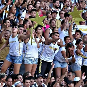 Torcida do Botafogo acompanha sua equipe na decisão da Taça Guanabara - Júlio César Guimarães/UOL