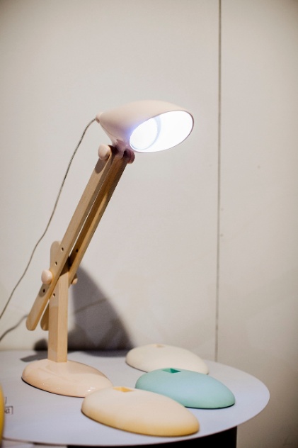 Cor, multifuncionalidade e artesanato s u00e3o destaques das feiras de decoraç u00e3o; veja peças BOL Fotos Aparador Moderno Para Sala De Jantar ~ Cor, multifuncionalidade e artesanato s u00e3o destaques das feiras de decoraç u00e3o; veja peças BOL Fotos