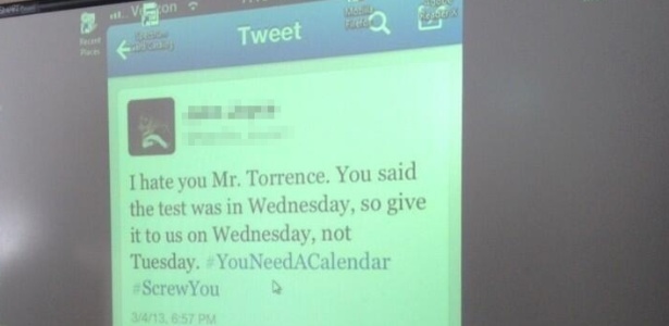 Professor dos Estados Unidos reproduz em sala de aula mensagem de aluno falando mal dele no Twitter - XCoaster/Reddit