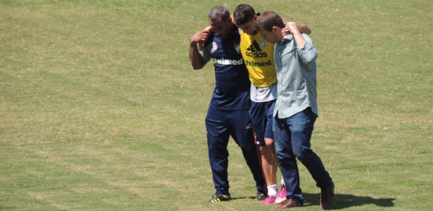 Thiago Neves sofreu estiramento na panturrilha e não tem previsão de retorno - Renan Rodrigues/UOL