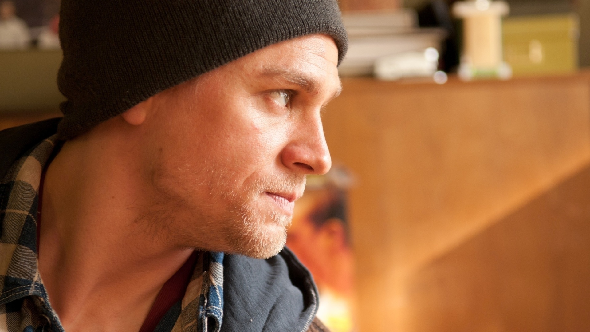 Charlie Hunnam como o ex-boxeador Jay em cena do filme "A Fuga", de Stefan Ruzowitzky - Divulgação