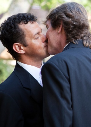 O casamento civil entre homossexuais garante benefícios como direito à herança - Thinkstock
