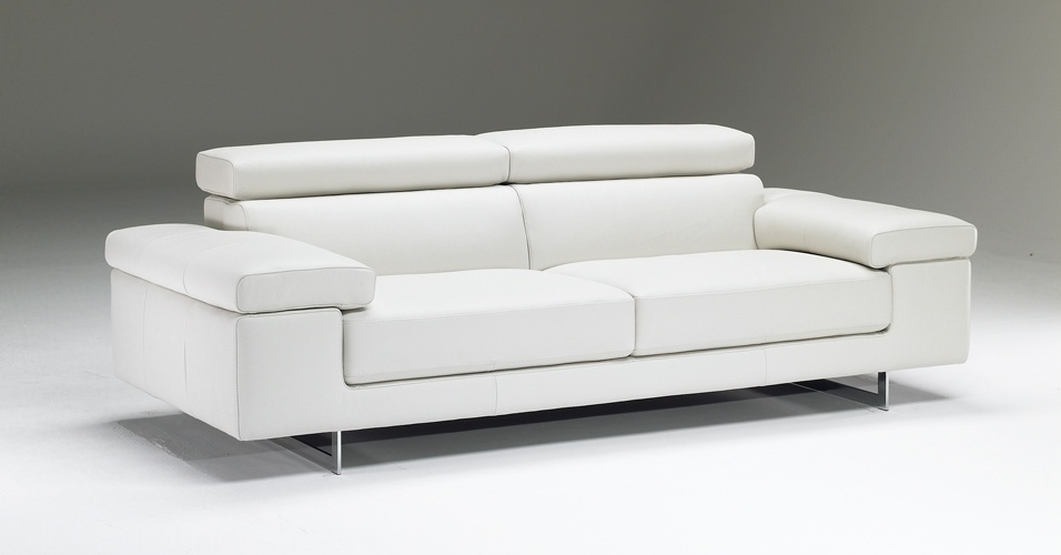 Sofá de dois lugares de couro; R$ 10.000, da Galeria Leather Editions, na Domme - Divulgação