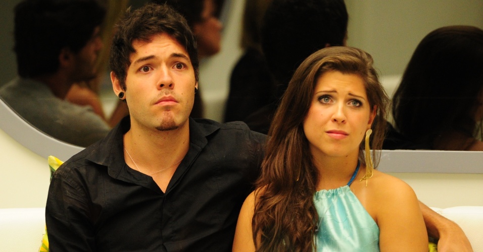 12.mar.2013 - Emparedados, Nasser e Andressa aguardam a décima eliminação do "BBB13"