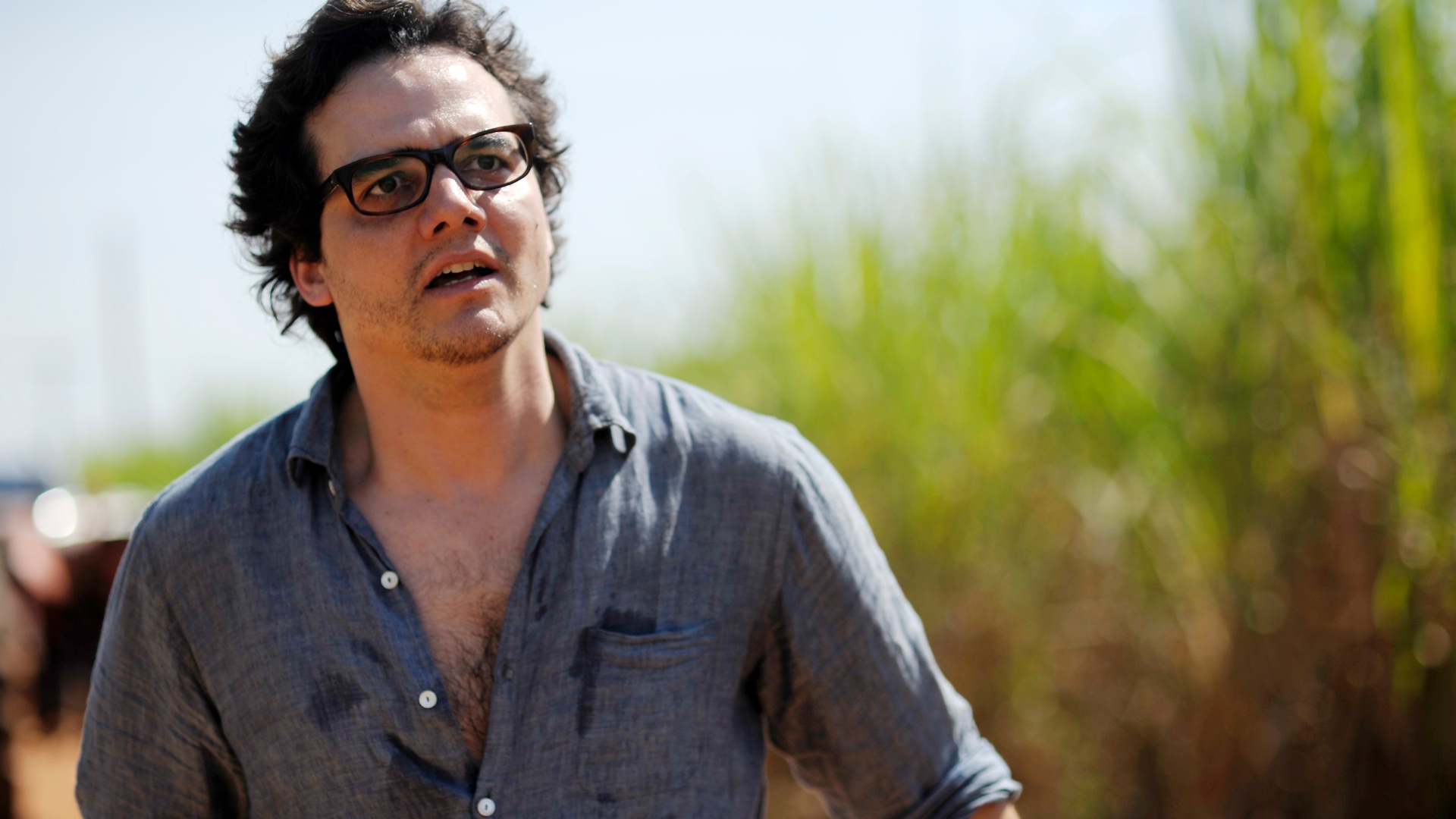 Cena do filme "A Busca", de Luciano Moura. Estrelado por Wagner Moura, Lima Duarte, Mariana Lima e Brás Antunes, filho do cantor Arnaldo Antunes, o longa conta a história de um pai que procura pelo filho desaparecido. Uma das atrações da Mostra de São Paulo em 2012, o filme chega ao circuito nacional com trilha sonora composta pelo ex-titã. - Divulgação / Downtown Filmes e Paris Filmes