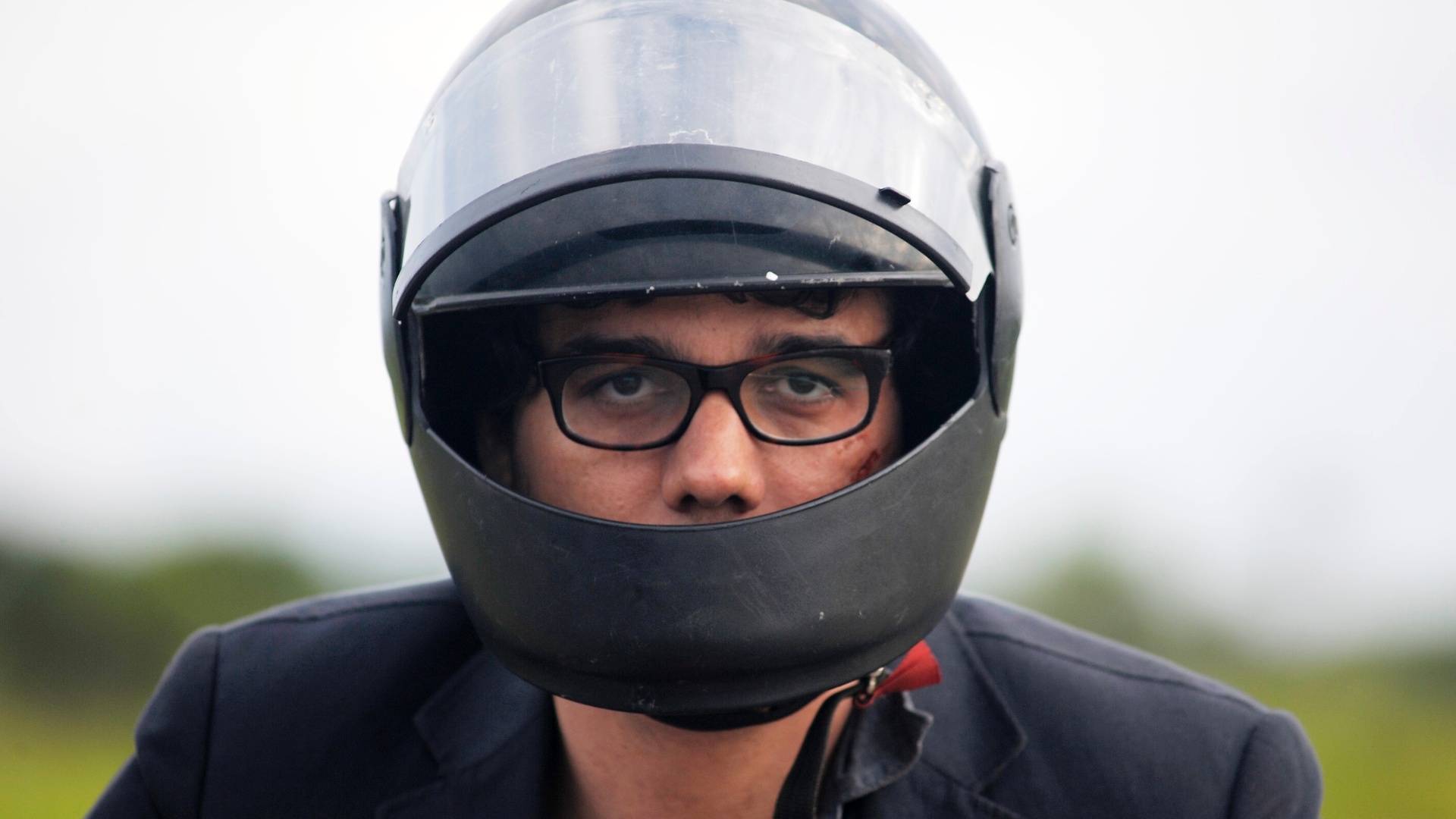 Cena do filme "A Busca", de Luciano Moura. Estrelado por Wagner Moura, Lima Duarte, Mariana Lima e Brás Antunes, filho do cantor Arnaldo Antunes, o longa conta a história de um pai que procura pelo filho desaparecido. Uma das atrações da Mostra de São Paulo em 2012, o filme chega ao circuito nacional com trilha sonora composta pelo ex-titã. - Divulgação / Downtown Filmes e Paris Filmes