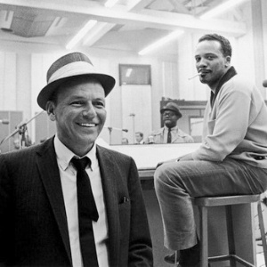 "Fly me To The Moon", Frank Sinatra (1964) - Quincy Jones produziu o álbum "It Might as Well Be Swing" de Frank Sinatra e Count Basie - Reprodução