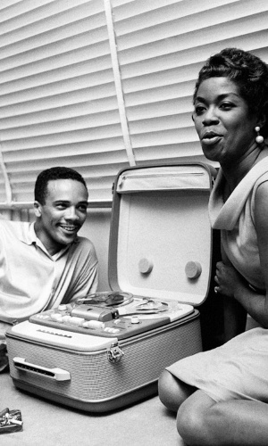 "Misty", Sarah Vaughan (1958) - Quincy produziu e fez os arranjos orquestrais desse clássico do jazz - Reprodução/Jean-Pierre Leloir