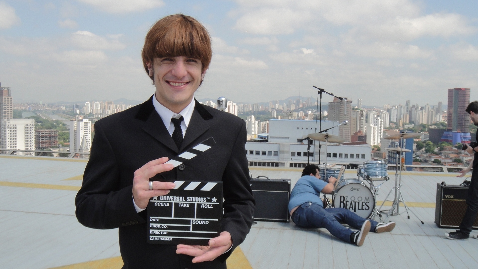 Rodrigo Luís (Ringo Starr) aguarda o início das gravações dos clipes do "Especial Beatles - 50 Anos de Beatlemania" - Derek Sismotto/UOL