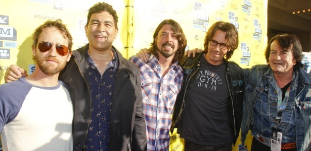 13.mar.2013 - Integrantes do Foo Fighters em première do documentário de Dave Grohl, "Sound City", no SXSW - Jack Plunkett/Invision/AP Images