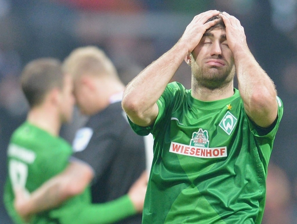 A Grécia possui uma infinidade de jogadores cujos nomes começam com "Papa"; Sokratis Papastathopoulos é um deles, e confunde muitos narradores com seu complicado nome - EFE/EPA/CARMEN JASPERSEN