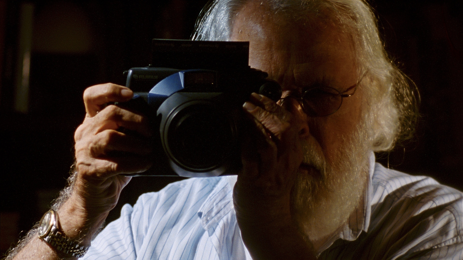 Cena do documentário "Francisco Brennand", dirigido por Mariana Fortes. O longa apresenta a vida artística do escultor e pintor recifense Francisco Brennand, com base em diários que abordam as seis últimas décadas de vida do artista de 85 anos. - Divulgação / Espaço Filmes