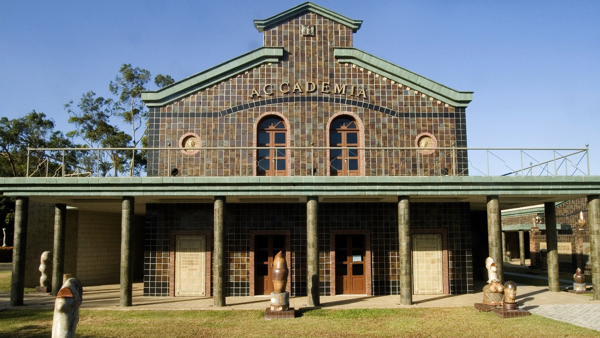 Cena do documentário "Francisco Brennand", dirigido por Mariana Fortes. O longa apresenta a vida artística do escultor e pintor recifense Francisco Brennand, com base em diários que abordam as seis últimas décadas de vida do artista de 85 anos. - Divulgação / Espaço Filmes