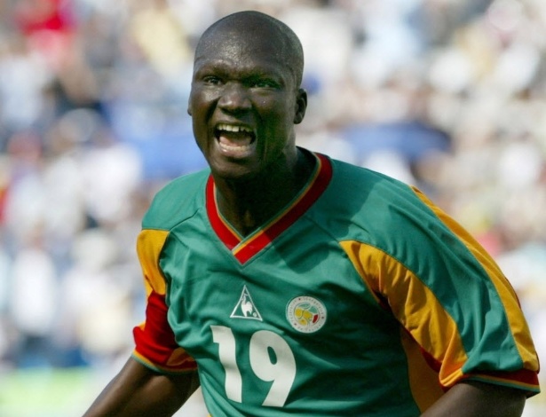 Papa Bouba Diop foi o autor do gol de Senegal na histórica vitória sobre a França, na abertura da Copa do Mundo de 2002 - REUTERS/Desmond Boylan
