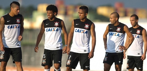 Ralf, Romarinho, Jorge Henrique, Emerson e Guilherme em ação no CT; grupo vai jogar - Daniel Augusto Jr./Ag. Corinthians