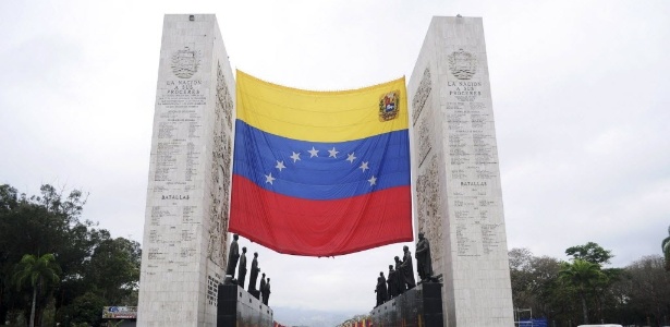 Ataque iminente? Aéreas mudam voos à Venezuela para proteger tripulações