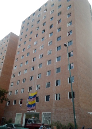 Apartamentos construídos pelo governo venezuelano em Caracas e ocupados pela população de baixa renda - Carlos Iavelberg