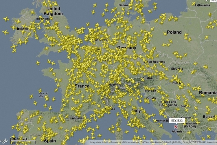 Como mostra o site FlightRadar24, a Europa é um dos continentes com maior tráfego aéreo no mundo