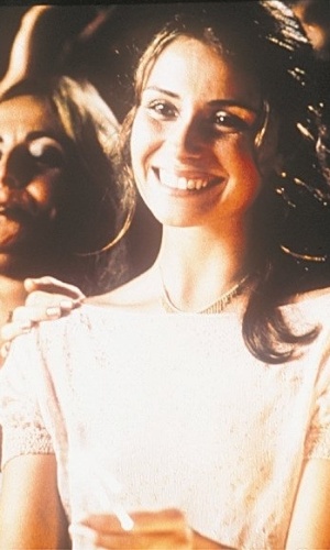 Giovanna em cena do filme "Avassaladoras" (2002)