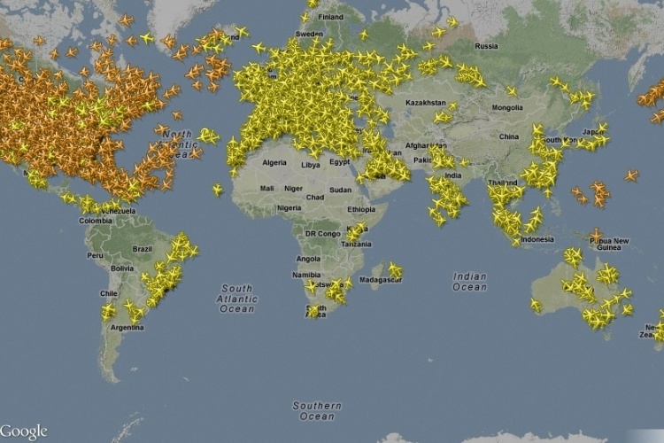 O site FlightRadar24 chega a monitorar sete mil aeronaves em voo em todo o mundo