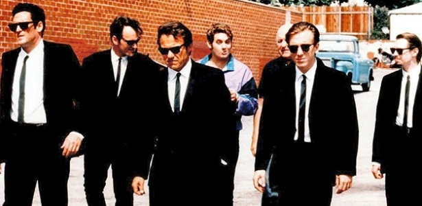 O terno preto é um dos clássicos do cinema, tendo integrado o figurino de filmes como "Cães de Aluguel" (1992), de Quentin Tarantino - Divulgação
