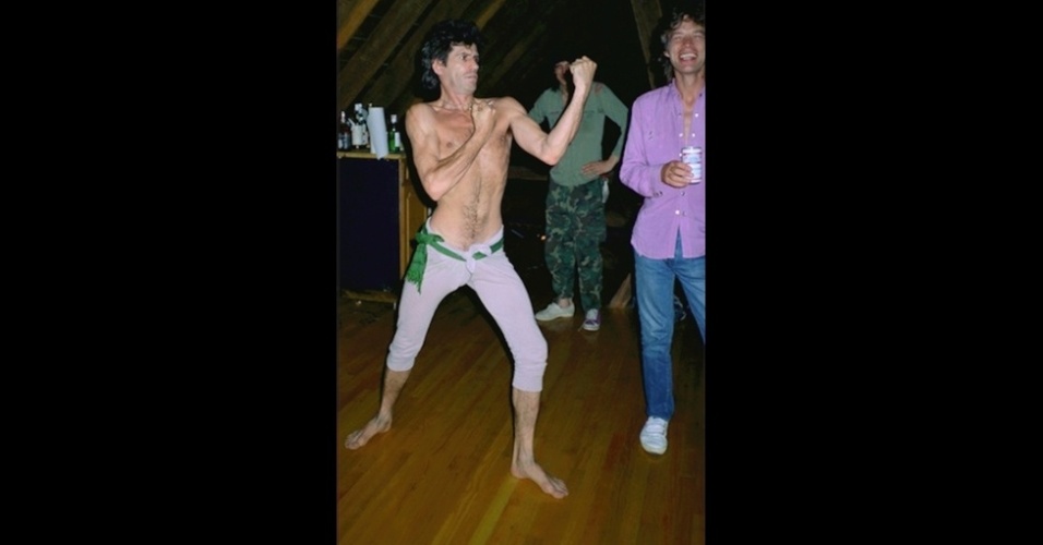 Wyman, cujas fotografias foram exibidas pela primeira vez em 2011, cedeu algumas de suas imagens para artistas, incluindo o cartunista Gerald Scarfe, que as usaram como base para novas obras artísticas - Bill Wyman/Ripple Productions Ltd