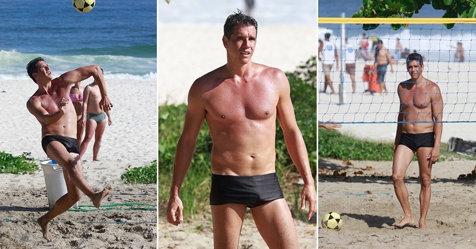 16.mar.2013 - Márcio Garcia joga futevôlei em praia da Barra, no Rio de Janeiro