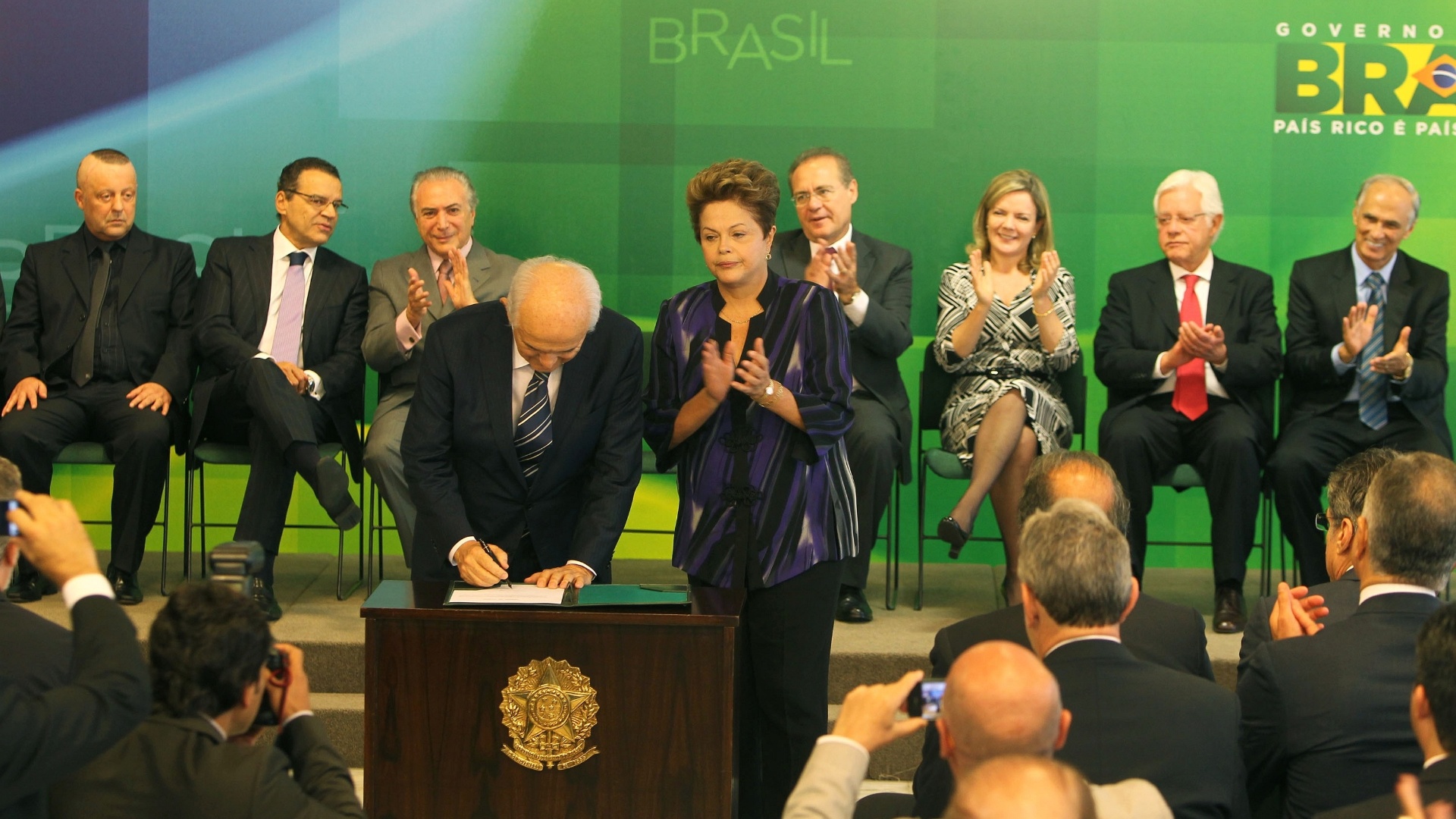 16.mar.2013 - Posse dos novos ministros de Dilma no Palácio do Planalto, em Brasília - Roberto Jayme/UOL