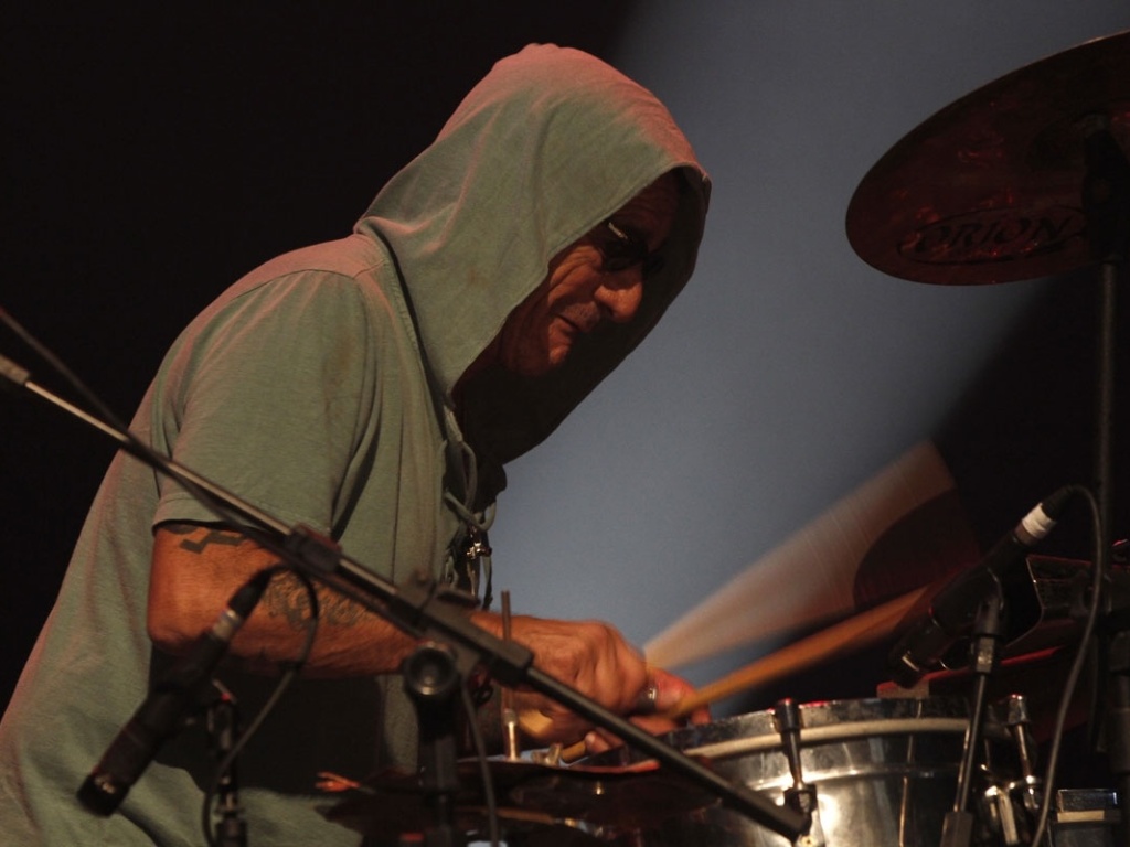 16.mar.2013 - A banda se apresentou durante duas horas de show - Taiz Dering/Divulgação