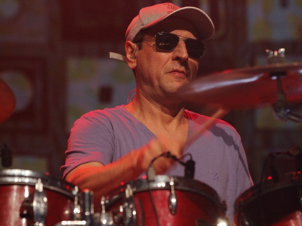 16.mar.2013 - O baterista Guto Goffi toca no show do Barão Vermelho no HSBC Brasil, em  São Paulo, pelos 30 anos de carreira da banda - Taiz Dering/Divulgação