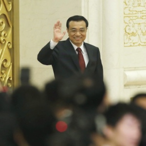 O novo primeiro-ministro chinês, Li Keqiang, disse que o país vai reduzir os custos de gestão