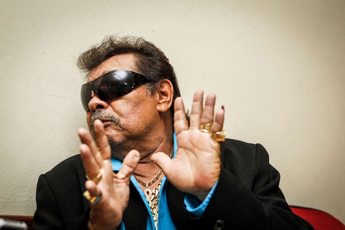 15.mar.2013 - O cantor José Rico, da dupla Milionário e José Rico, comenta o sertanejo universitário pouco antes de se apresentar em São Bernardo do Campo - Leandro Moraes/UOL