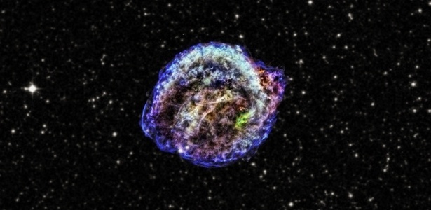 Remanescente da supernova de Kepler, descoberta em 1604, é resultado de uma explosão termonuclear da interação de duas estrelas, uma anã-branca e uma gigante vermelha - X-ray: NASA/CXC/NCSU/M.Burkey et al; Infrared: NASA/JPL-Caltech 