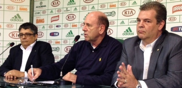 Brunoro (centro) apresenta Paulo Gregoraci (esq) e Marcelo Giannubilo (dir) - João Henrique Marques (UOL Esporte)