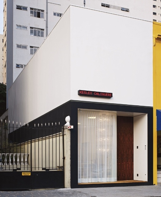 Antiquário Kesley Caliguere, projeto de 2007, assinado pelo arquiteto paulistano Isay Weinfeld - Nelson Kon/ Divulgação