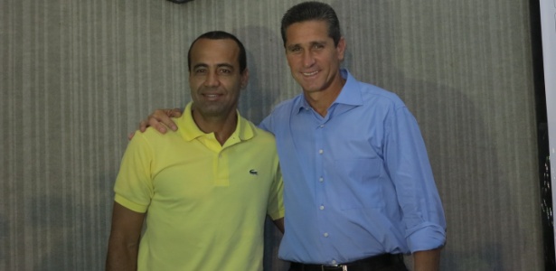 Treinador Jorginho é apresentado pelo Flamengo, ao lado do auxiliar Aílton Ferraz - Rodrigo Paradella/UOL Esporte
