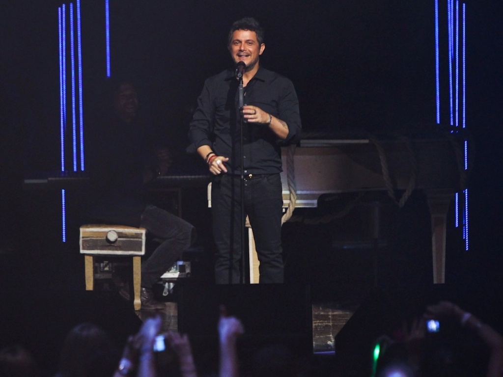 18.mar.2013 - O cantor espanhol Alejandro Sanz se apresenta no Credicard Hall, em São Paulo - Foto Rio News