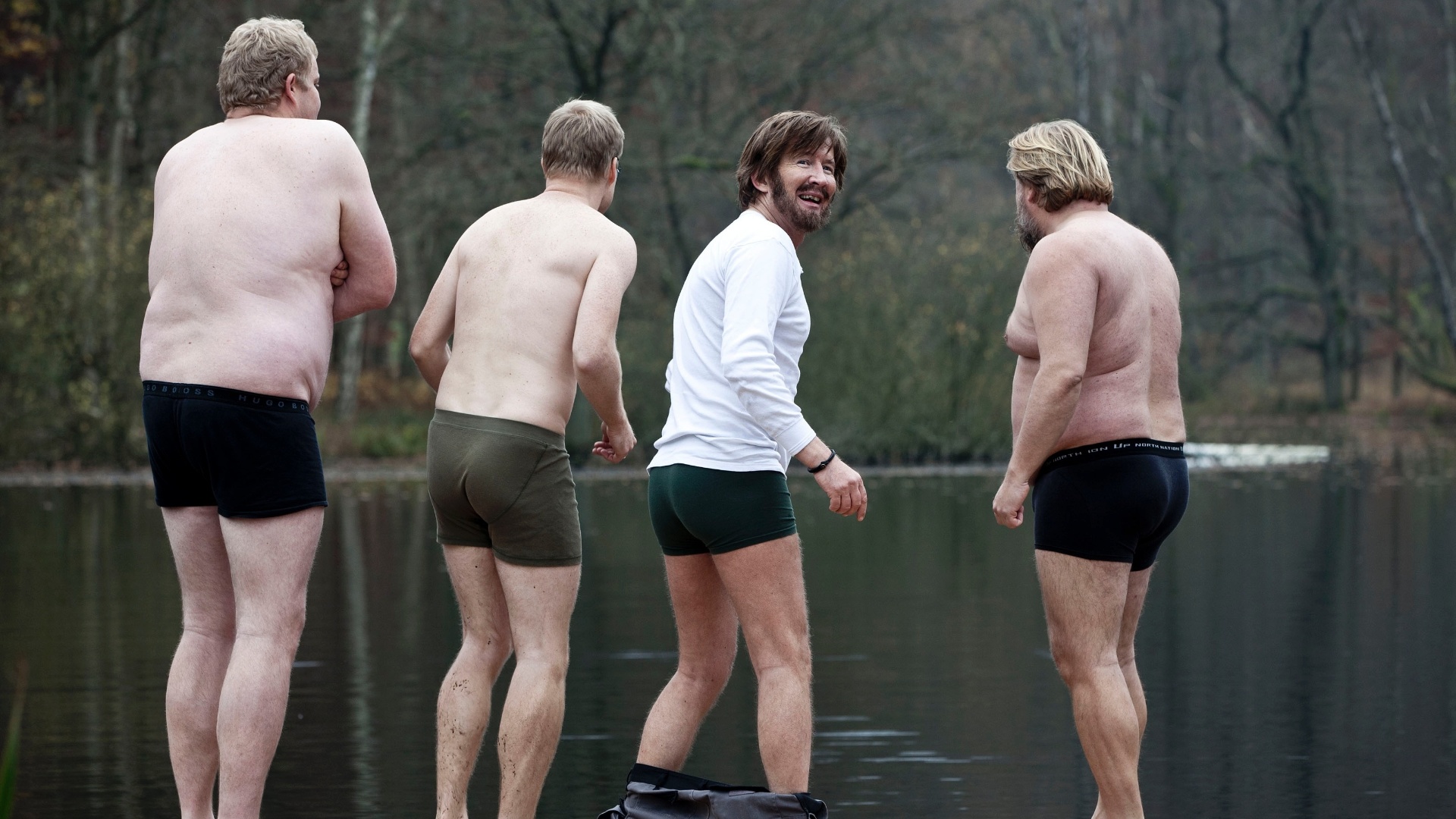 Cena do filme dinamarquês "A Caça", de Thomas Vinterberg, estrelado por Mads Mikkelsen. Na trama, um homem tenta reconstruir a vida após um divórcio conturbado, que culminou com a perda da guarda do filho. Trabalhando em uma creche, o homem tem sua rotina de recuperação quebrada quando uma menina de cinco anos comunica à diretora da instituição que ele havia lhe mostrado partes íntimas. - Divulgação / Califórnia Filmes