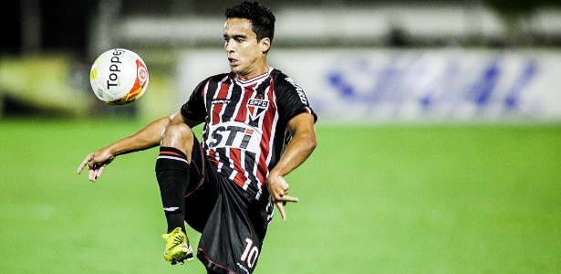 Jadson quer mostrar habilidade que usa no São Paulo na seleção