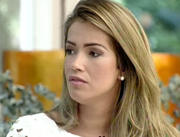 20.mar.2013 - A apresentadora Ana Maria Braga recebe Fani no programa Mais Você