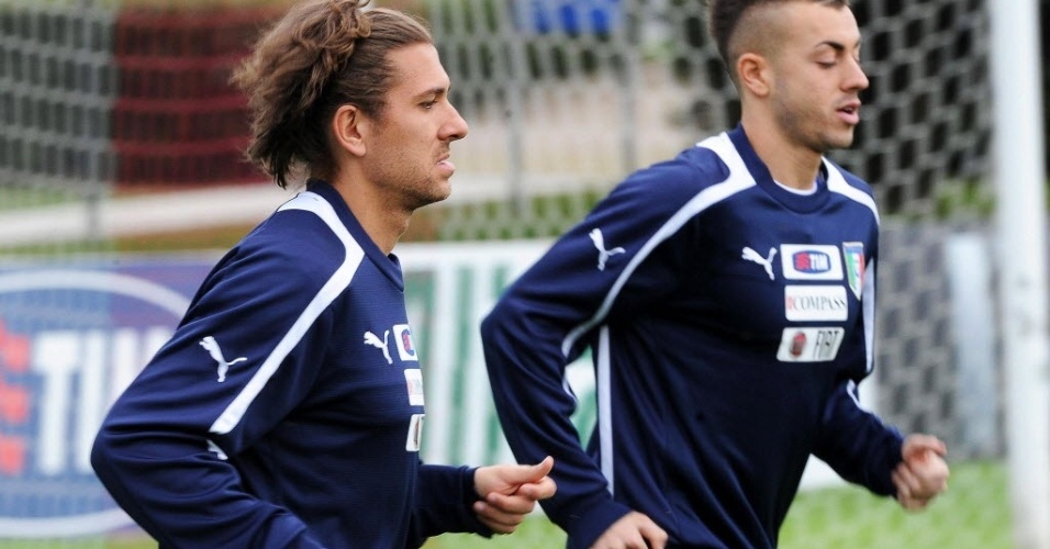 20.mar.2013 - Alessio Cerci (e) e Stephan El Shaarawy correm durante treino da Itália, que se prepara para enfrentar o Brasil