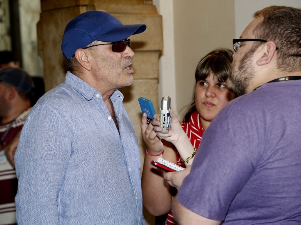 20.mar.2013 - O amigo Evandro Jr participa do velório do cantor Emílio Santiago na Câmara dos Vereadores do Rio. O artista morreu nesta quarta-feira na capital fluminense - Roberto Filho/AgNews