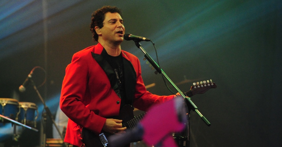 16.jan.2013 - Na semana seguinte, foi a vez do grupo Barão Vermelho se apresentar no quintal dos brothers na festa Retrô