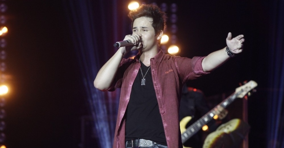 20.mar.2013 - Matheus e Kauan em Goiânia na gravação de seu 1º DVD. O show dos irmãos contou com participações especiais de Jorge & Mateus, Humberto & Ronaldo, Luan Santana e Michel Teló. A dupla sertaneja cantou com os amigos hits como "Perdeu o Controle", "Paraquedas", "Você Não Tá Grudada em Mim" e "Sete Mares" - Fred Pontes/Divulgação