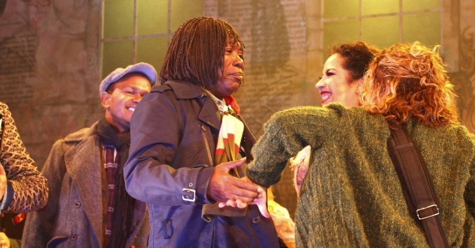 20.mar.2013 - Milton Nascimento sobe ao palco ao final da estreia do musical "Milton Nascimento - Nada Será Como Antes" no Teatro GEO, em São Paulo - Paduardo/AgNews