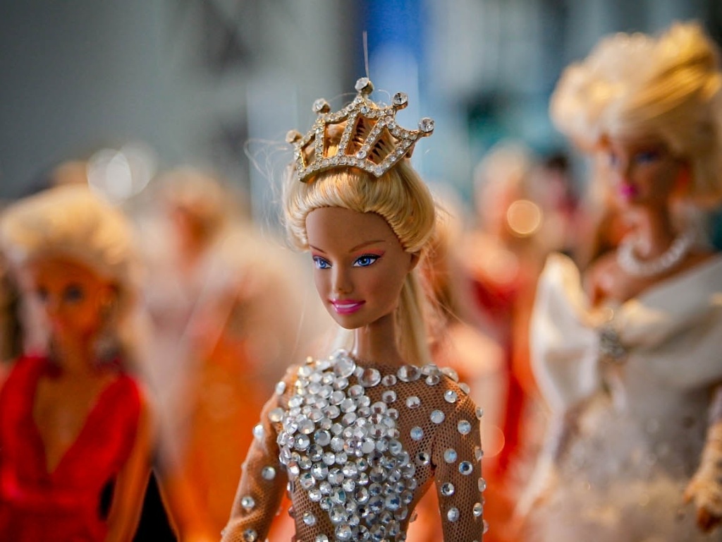 A arquiteta Brunete Fraccaroli mudará para um novo apartamento onde haverá um espaço só para as 400 bonecas de sua coleção - Leandro Moraes/UOL