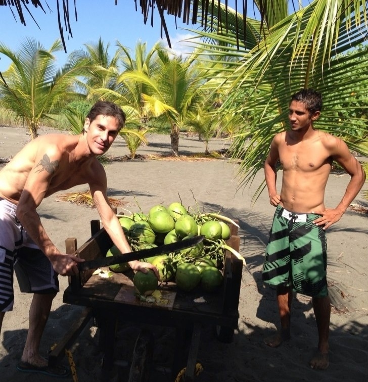 Perry Farrell mostra imagens de férias na Costa Rica - Reprodução/Facebook