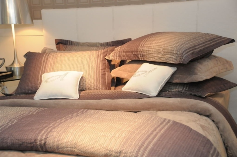 A Altenburg (www.altenburg.com.br) propôs uma mistura de tecidos para aumentar o conforto das roupas de cama na edição 2013 da Texfair Home, Feira Internacional de Produtos Têxteis e Decoração para o Lar, que acontece em Blumenau (SC) - Edson Pelence/ Divulgação