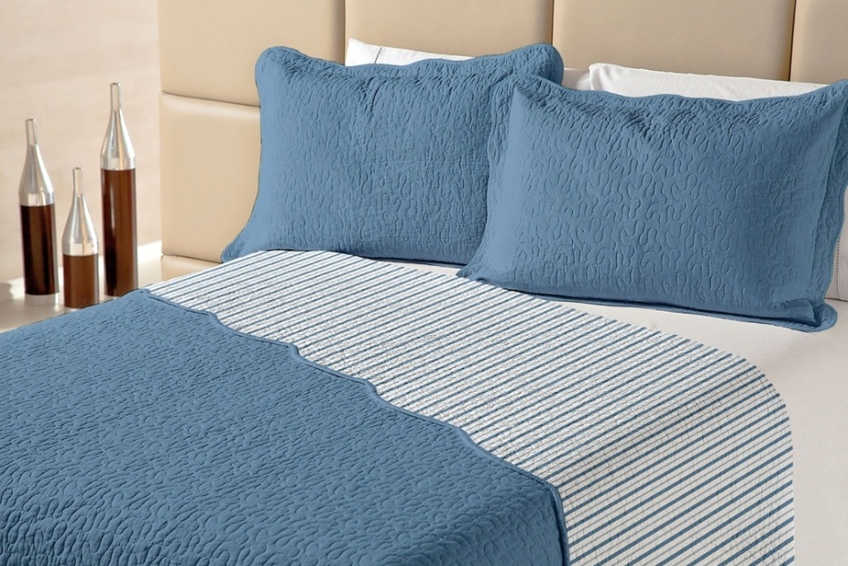 A Cozy by Trisoft (cozyhome.com.br) lança - na edição outono/inverno 2013 da Têxtil House Fair, em São Paulo (SP) - a linha Boutis Must, feita em tecido 100% algodão, 200 fios, nos padrões berinjela, rose, nude, ciano e esmeralda - Divulgação